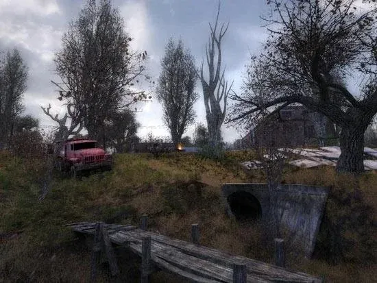 Paraje abierto de la Zona con estructuras abandonadas.
